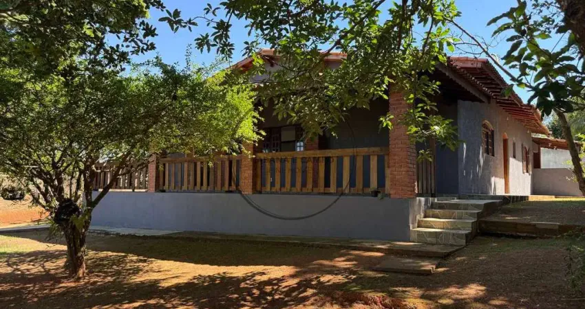 Chácara recém-reformada com piscina nas chácaras fernão dias em atibaia