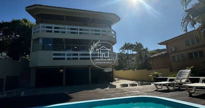 Casa à venda no bairro Praia Brava - Florianópolis/SC