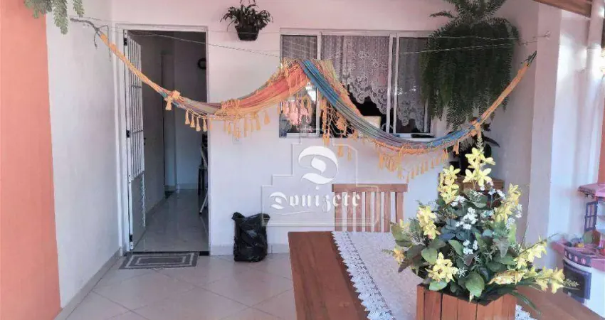 Casa com 8 dormitórios à venda, 300 m² por R$ 849.999,90 - Vila Aquilino - Santo André/SP