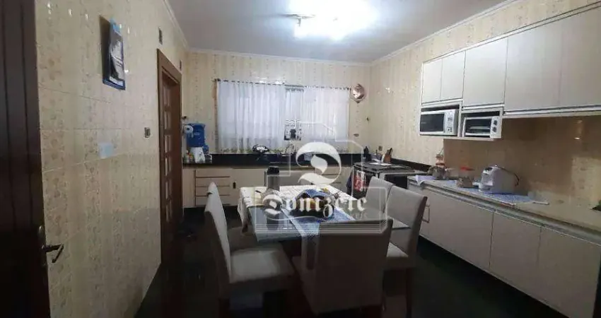 Sobrado com 3 dormitórios à venda, 285 m² por R$ 900.000,00 - Parque São Vicente - Mauá/SP