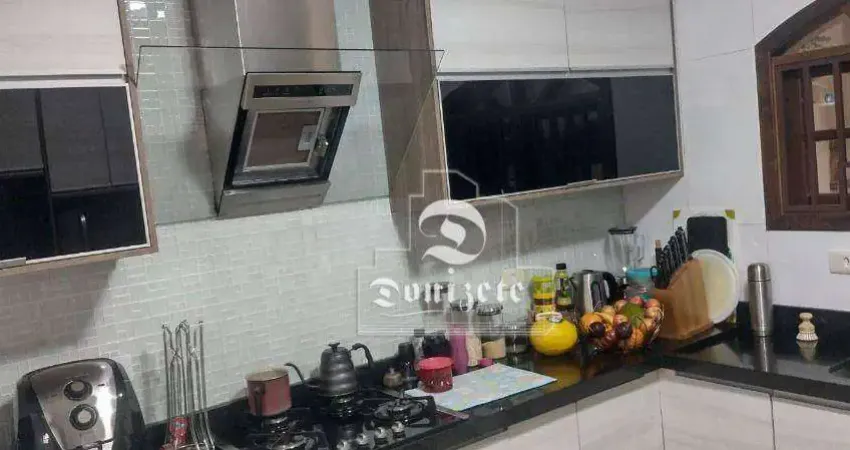 Sobrado com 3 dormitórios à venda, 183 m² por R$ 759.999,99 - Vila Helena - Santo André/SP