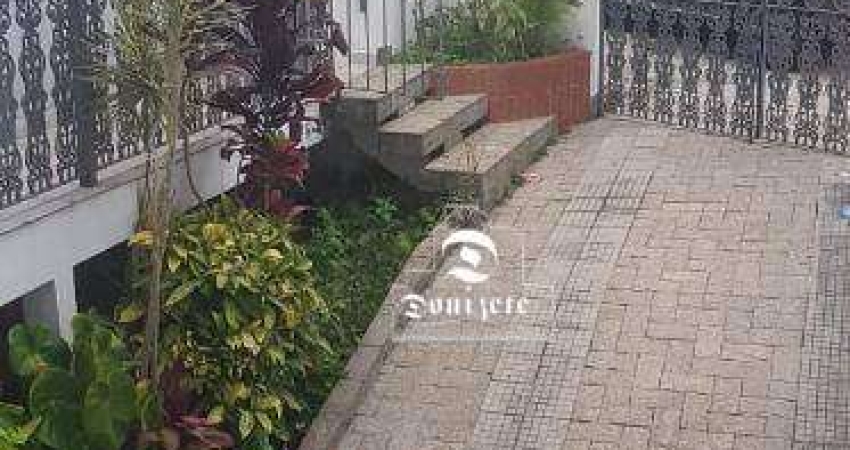 Sobrado com 3 dormitórios à venda, 252 m² por R$ 1.123.000,00 - Campestre - Santo André/SP