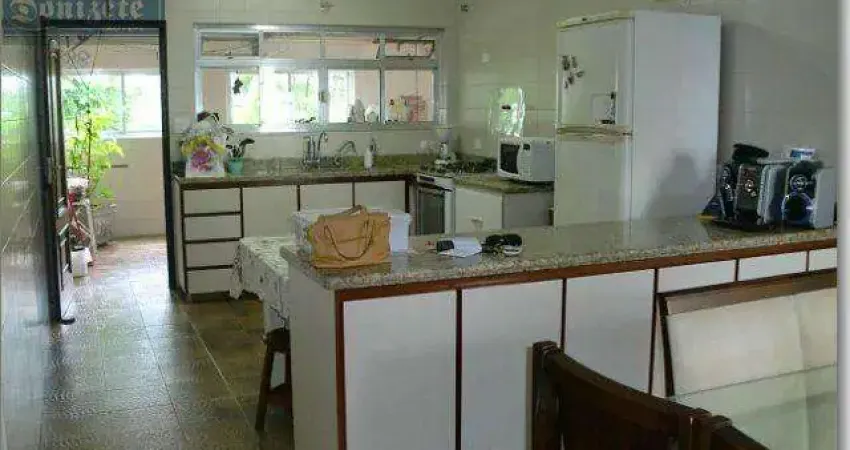 Sobrado com 4 dormitórios à venda, 306 m² por R$ 945.000,00 - Vila Assunção - Santo André/SP