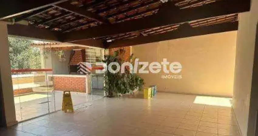 Casa à venda em Nova Petrópolis, SBC — 4 quartos, espaço gourmet e quintal