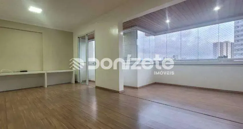 Apto 3 suítes com 114 m², varanda gourmet, mobiliado e 2 vagas no Centro de Santo André