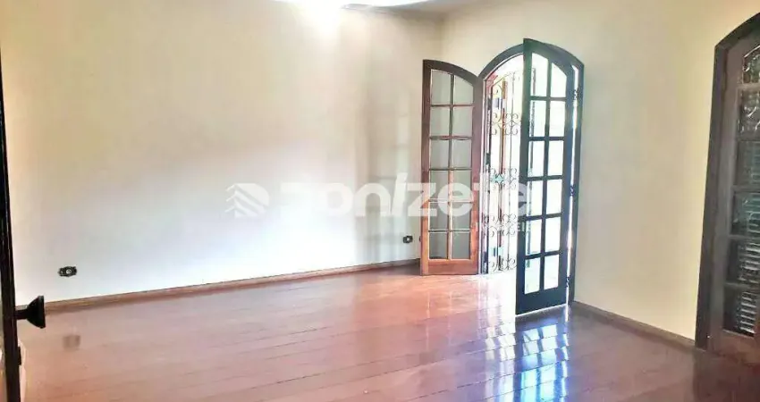 Casa com 2 dormitórios à venda, 227 m² por R$ 820.000,00 - Campestre - Santo André/SP