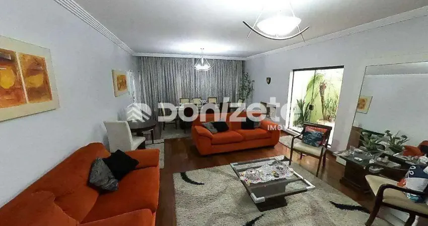 Casa à venda em Vila Bastos, Santo André – 350 m² úteis, 400 m² de terreno