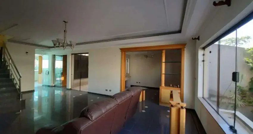 Casa residencial em Vila Pires, Santo André — 3 suítes, 7 vagas e possibilidade de financiamento