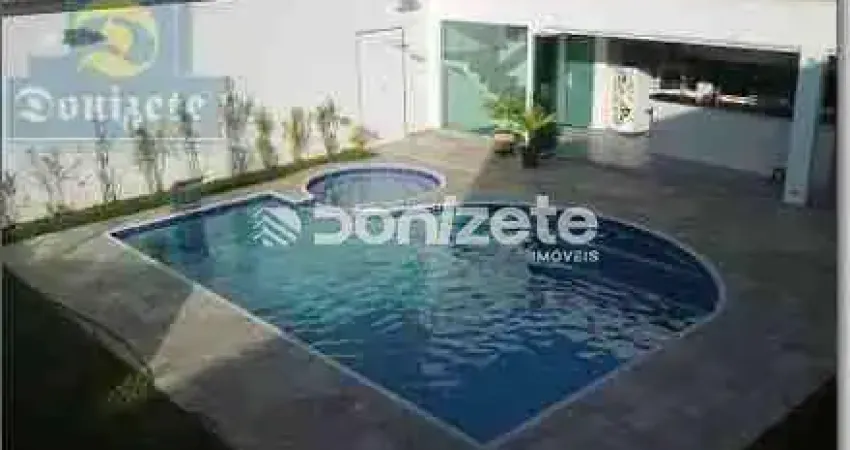 Casa Residencial 3 suítes na Vila Gilda, Santo André – 6 vagas, mobiliada, piscina e churrasqueira