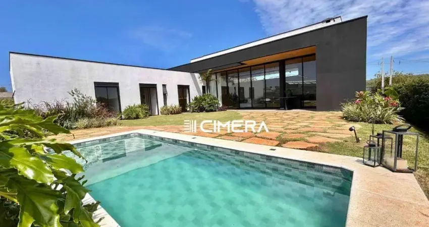 Casa mobiliada a venda no Condomínio Residencial Village Ipanema, em Araçoiaba da Serra/SP.