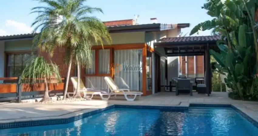Luxuosa Casa em Condomínio à Venda em Sousas, Campinas-SP: 4 quartos, 4 suítes, 3 salas, 6 banheiros, 4 vagas de garagem, 495m².