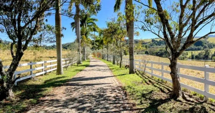 Sítio de luxo à venda em Itatiba-SP no bairro Sítio da Moenda: 16 quartos, 16 suítes, 3 salas, 20 banheiros, 30 vagas de garagem, 30 hectares.