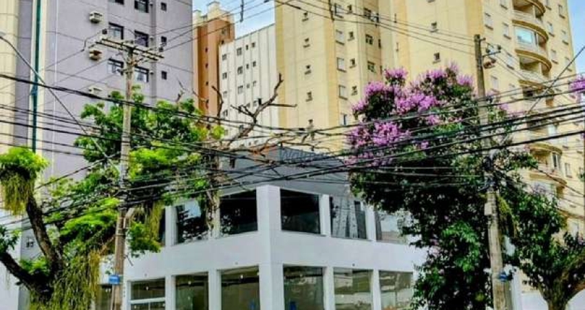 Salão Comercial para Locação em Campinas-SP, Bairro Vila Itapura: 8 Salas, 8 Banheiros, 8 Vagas de Garagem, 624m² de Área.