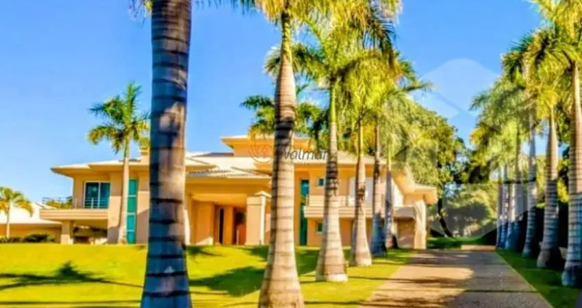 Casa de Luxo em Condomínio: 5 quartos, 5 suítes, 4 salas, 8 banheiros, 10 vagas, 1.293,62 m² em Jaguariúna-SP
