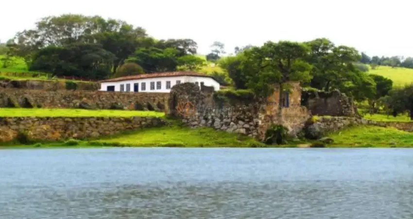 Fazenda de luxo à venda em Pedreira-SP, na Zona Rural: 16 quartos, 16 suítes, 3 salas, 8 banheiros, 40 vagas de garagem, 24.200,00 m² de área.