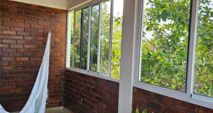 CASA EXCELENTE OPORTUNIDADE COM POSSIBILIDADE DE COMERCIO