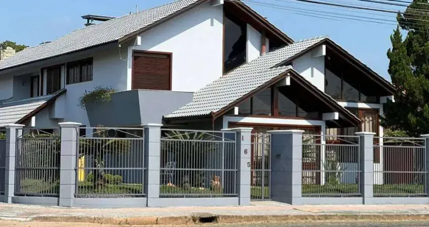 Casa com 4 quartos à venda na Rua Porto Rico, Floresta, Joinville