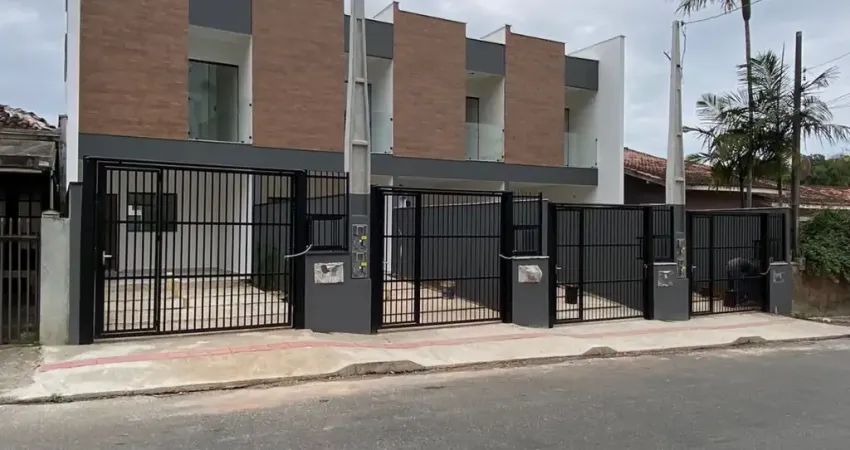 Casa com 3 quartos à venda no Iririú, Joinville 