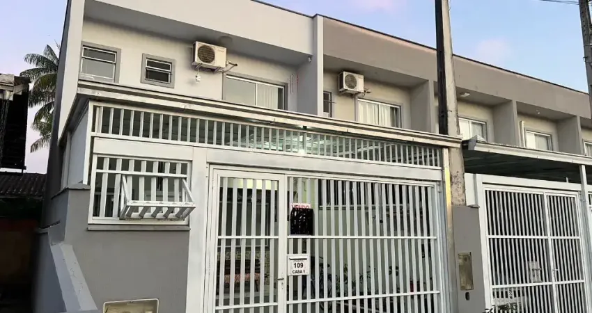 Casa com 2 quartos à venda no Iririú, Joinville 