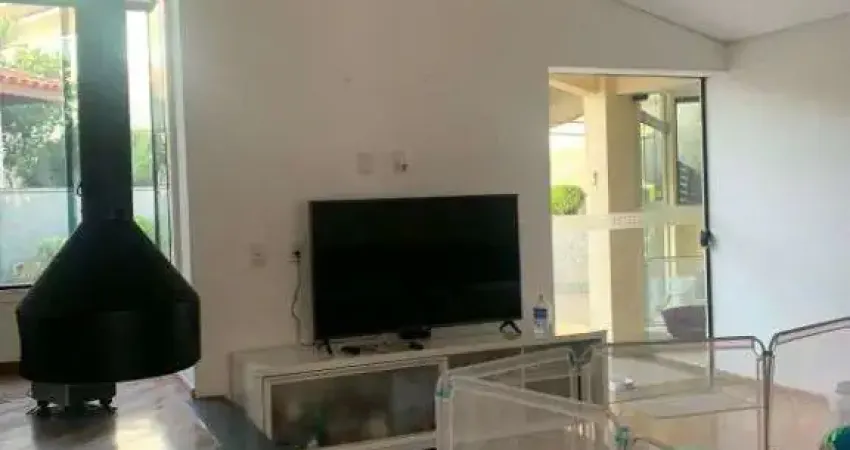 Casa à venda, no residencial alphaville 6 em santana de parnaíba, alphaville 06, com 4 quartos, 389.00m²