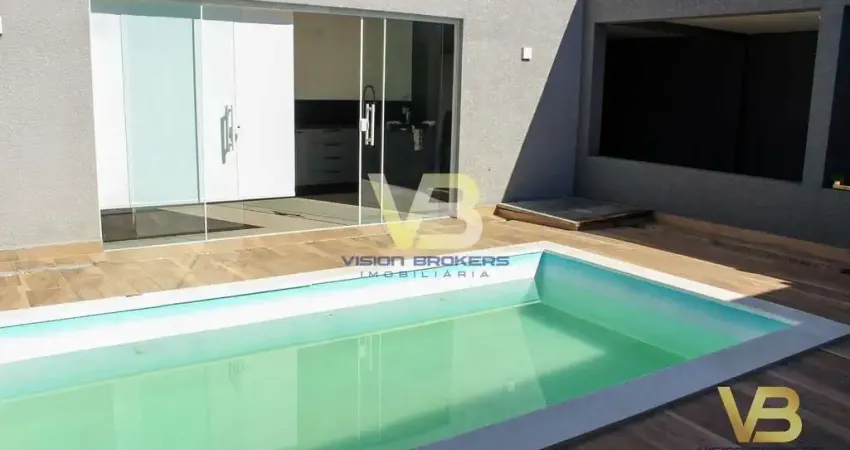 Linda casa com ático e piscina, com 260 m², à venda em Pinhais–PR
