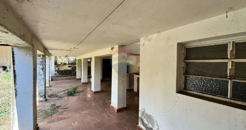 Casa Comercial à Venda - 464m² de Potencial para Seu Negócio
