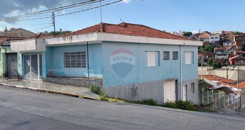 Casa de esquina a venda no Vila Mota
