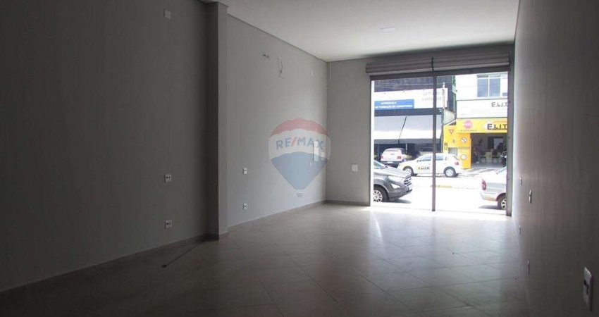 ESPAÇO COMERCIAL REFORMADO NA AVENIDA PIRES PIMENTEL