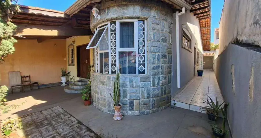 Casa com 2 quartos à venda no Centro, Socorro