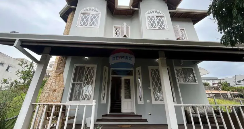 Sua casa dos sonhos com 4 dormitórios, sendo 3 suítes e área de lazer completa no condomínio santa helena iii em bragança paulista.