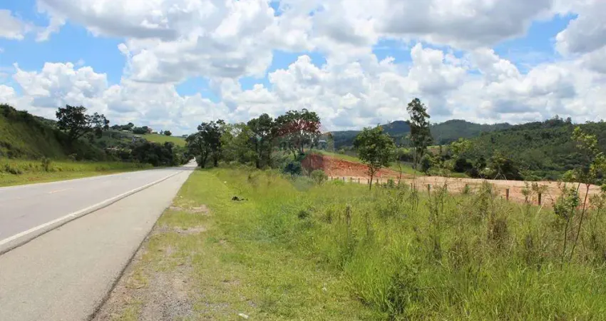 Terreno de 11.000m² à beira estrada em Vargem com Bragança Paulista/SP.