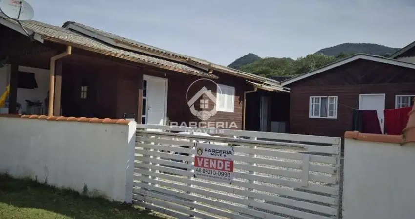 Casa para Venda, Encantada, 2 dormitórios, 3 banheiros