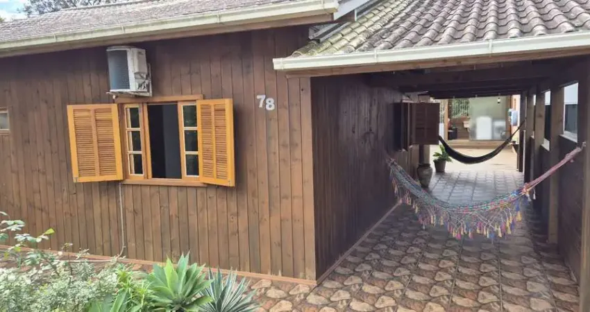 Casa para Venda em Imbituba, Arroio, 5 dormitórios, 1 suíte, 2 banheiros