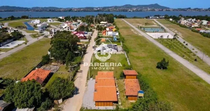 Casa para Locação em Imbituba, Campo Duna, 2 dormitórios, 1 banheiro, 1 vaga