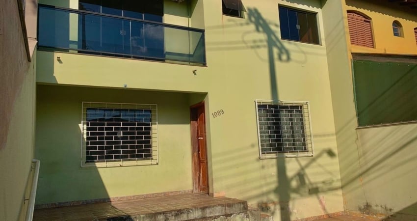 Casa com 3 quartos à venda na Rua Bélgica, Igapó, Londrina
