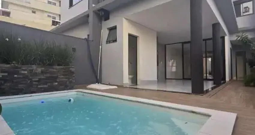 Casa com 4 quartos à venda no América, Joinville