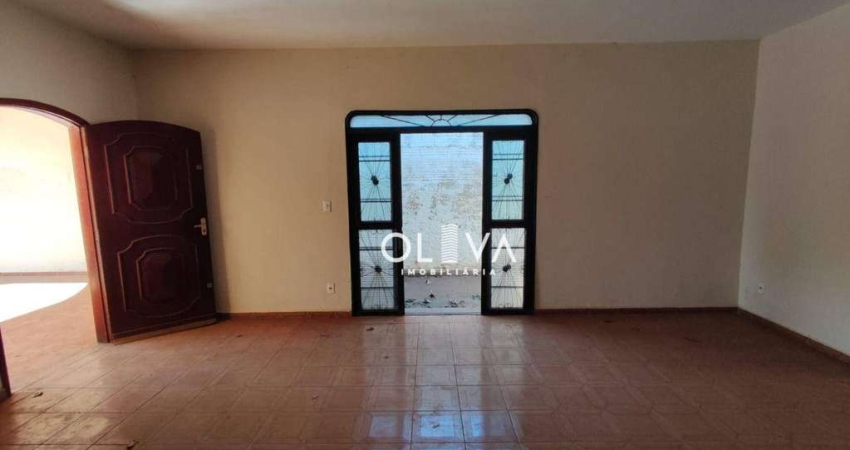 Casa com 3 dormitórios para alugar, 233 m² por R$ 2.720/mês - Jardim Nazareth - São José do Rio Preto/SP