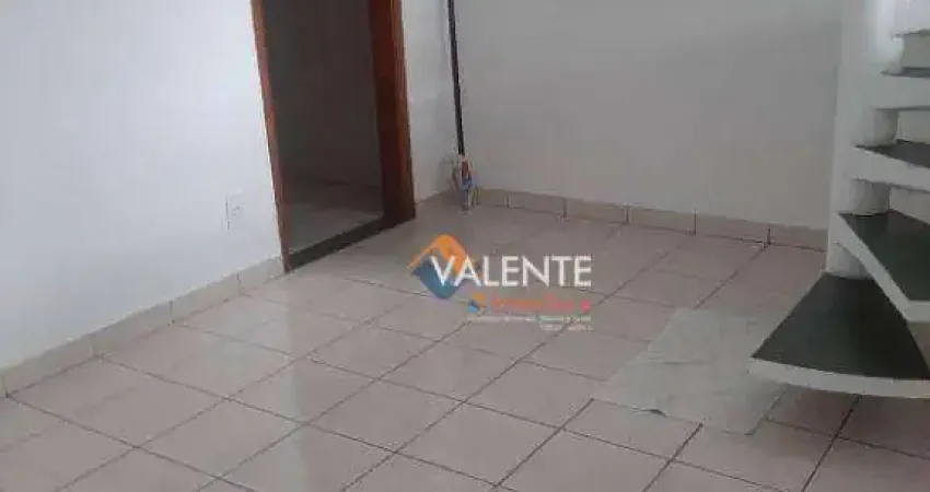 Sobrado com 2 dormitórios à venda, 77 m² por R$ 265.000,00 - Parque Bitaru - São Vicente/SP
