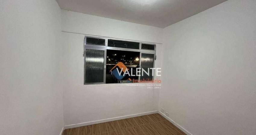 Apartamento com 2 dormitórios à venda, 58 m² por R$ 220.000,00 - Saboó - Santos/SP