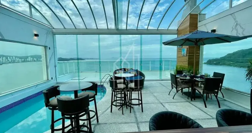 Cobertura triplex decorada frente mar no edifício summer beach em  balneário camboriu