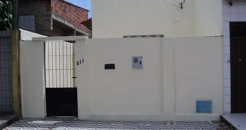 Casa com 2 quartos para alugar no Joaquim Távora, Fortaleza 