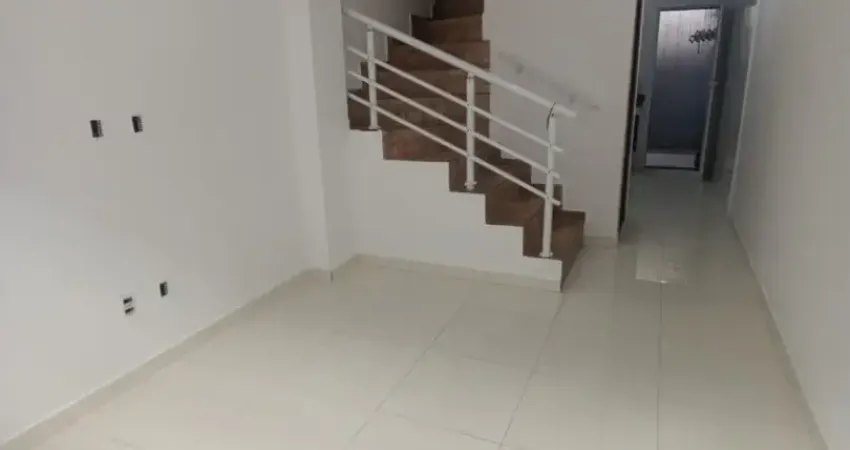 Casa em condominio tipo sobrado com 02 dormitórios na tupi para locação