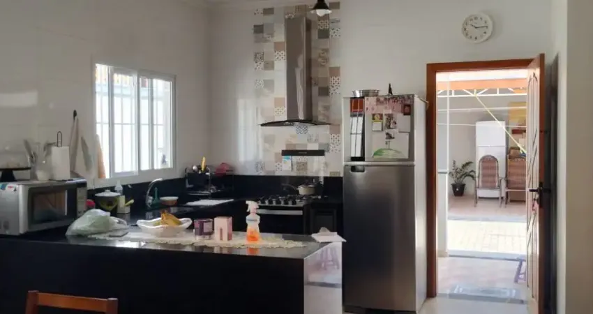 Casa - Térrea - Santa Ines II - 3 Dormitórios - 64m².