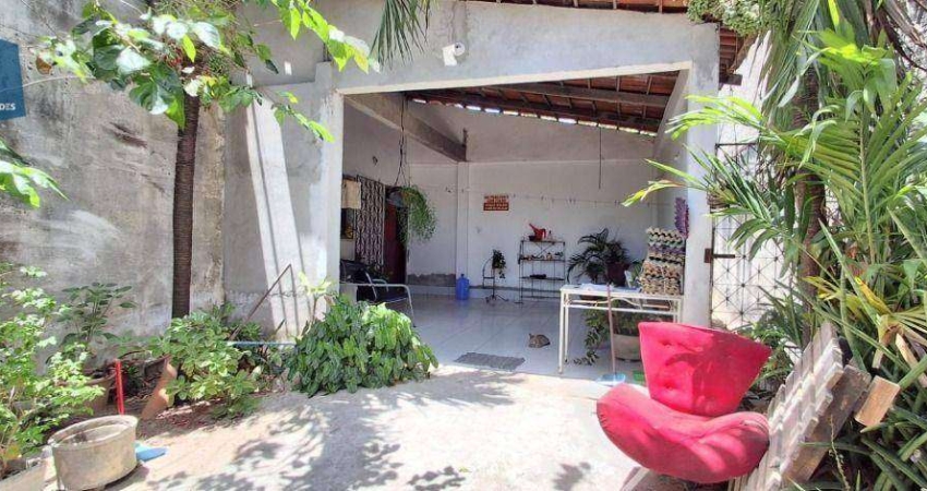 Casa com 2 dormitórios à venda, 108 m² por R$ 460.000,00 - Cidade dos Funcionários - Fortaleza/CE