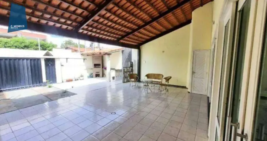 Casa com 4 dormitórios à venda, 184 m² por R$ 700.000,00 - Lago Jacarey - Fortaleza/CE