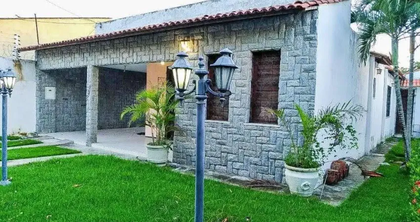 Casa com 3 dormitórios à venda, 230 m² por R$ 749.000,00 - Cambeba - Fortaleza/CE
