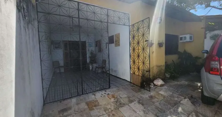 Casa à venda, 187 m² por R$ 450.000,00 - Cidade dos Funcionários - Fortaleza/CE