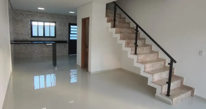 Lindo sobrado novo com 2 suítes, sala em conceito aberto e 2 vagas de garagem