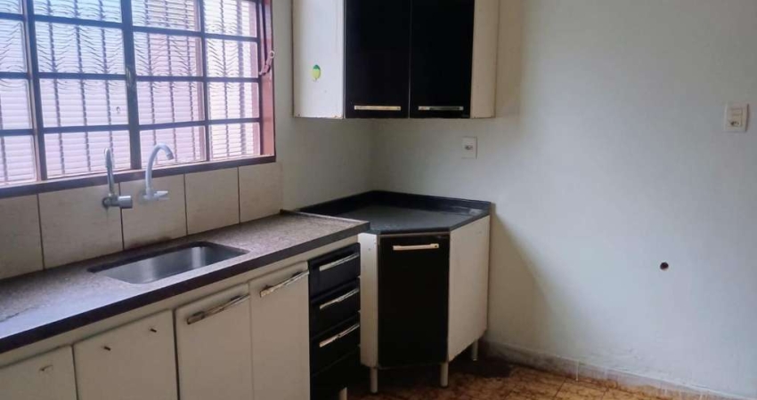 CASA Á VENDA NA VILA VIRGINIA RIBEIRÃO PRETO, com 3 quartos sendo 1 suite por R$ 300.000,00