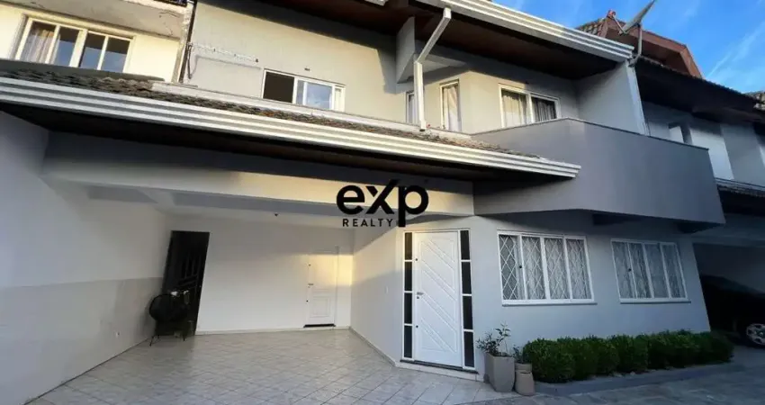 Casa em condomínio fechado com 5 quartos à venda na Rua Comendador Antônio Domingues de Barros, 155, Bacacheri, Curitiba